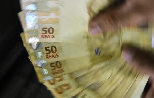 ECONOMIA | ECONOMIA - Governo estuda reduzir investimentos para saúde e educação