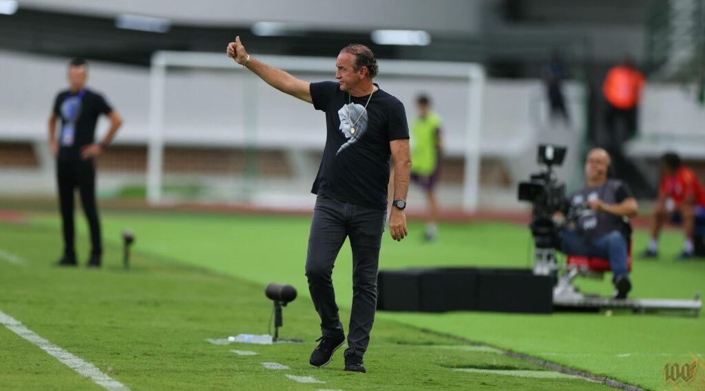 Esportes - Cuca justifica saída do Athletico e fala de conflitos internos