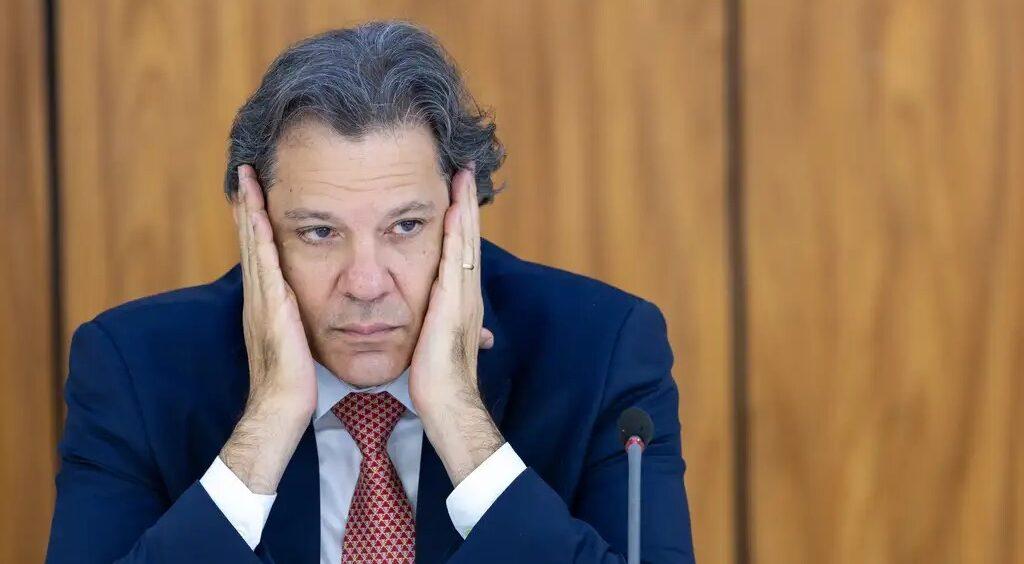 Economia Falta de credibilidade fiscal derruba bolsa e leva dólar a R$ 5,58