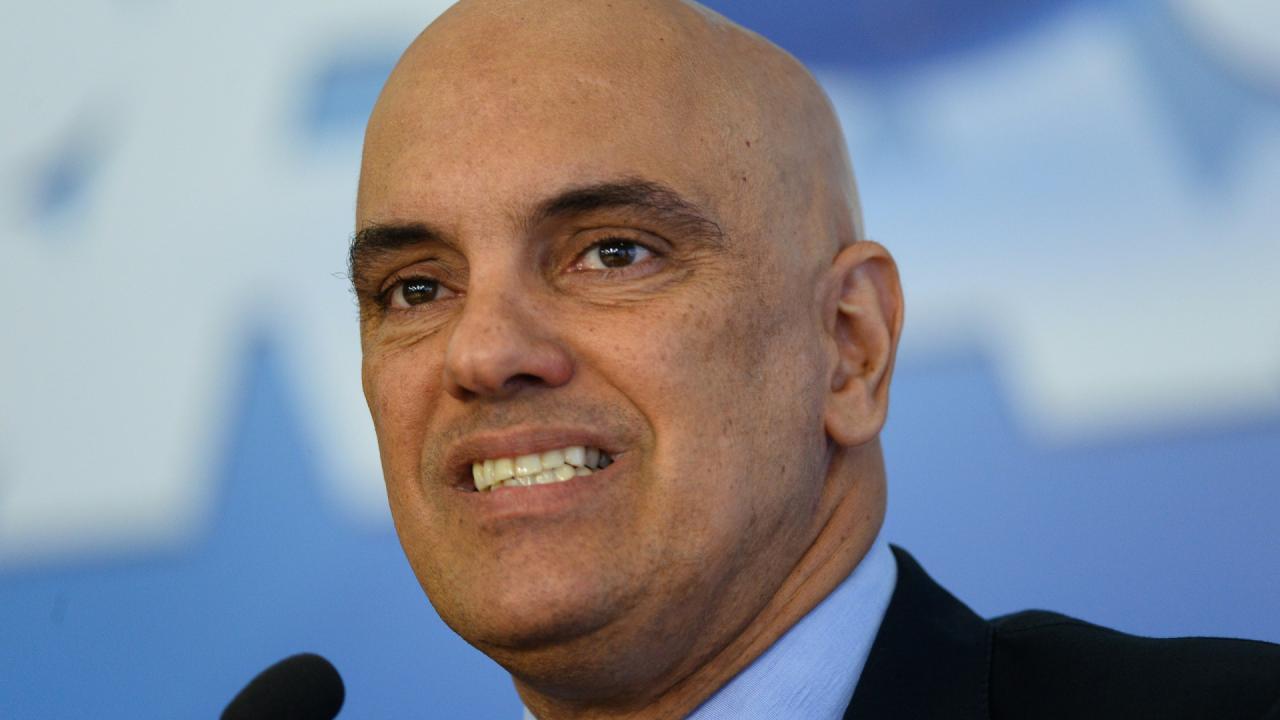 TSE tem transição fria entre Moraes e Cármen, e primeiros atos indicam mudança de perfil no tribunal