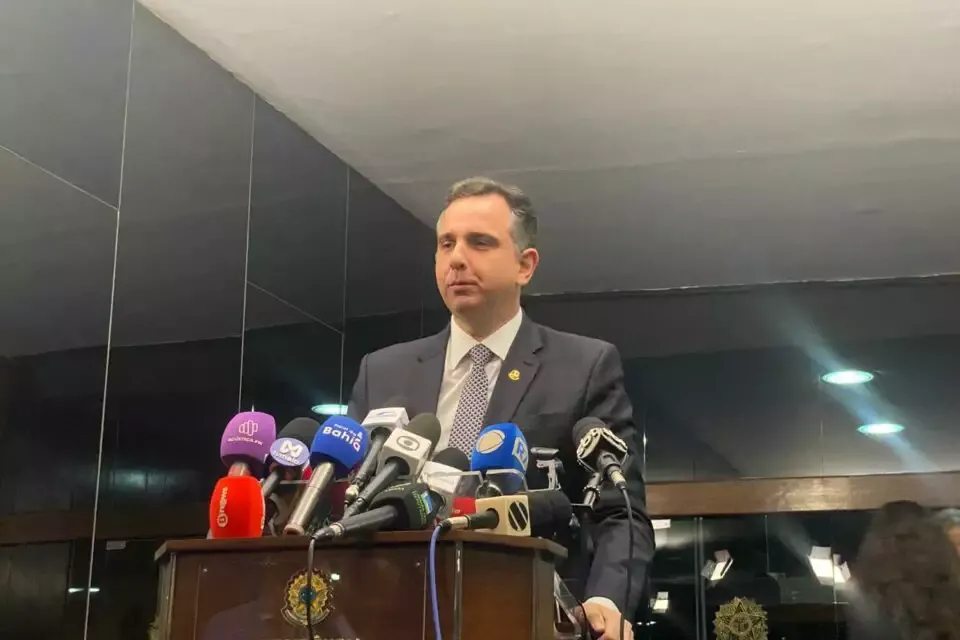 Deputados criticam bloqueio do X no Brasil e cobram reação do Senad