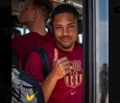 Esportes Barcelona negocia Vitor Roque com o Sporting