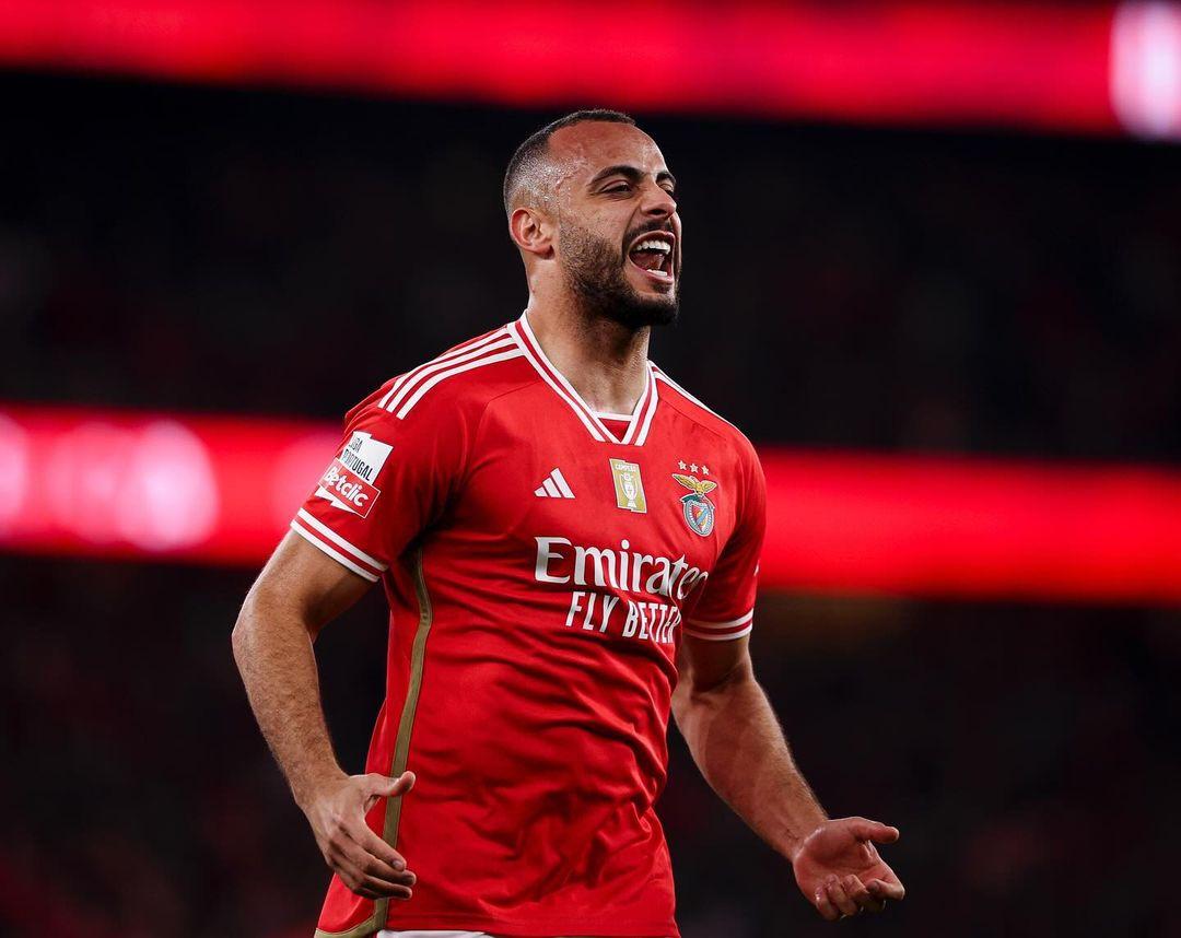 Esportes - Corinthians negocia Arthur Cabral, mas enfrenta desafios