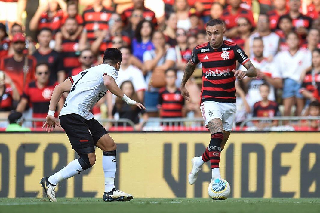 Esportes - Flamengo perde Cebolinha até 2025; Vinã é dúvida