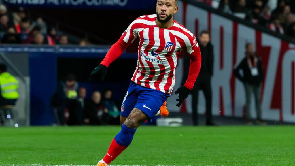 Esportes - Corinthians regulariza Memphis Depay, que fica fora da Copa do Brasil