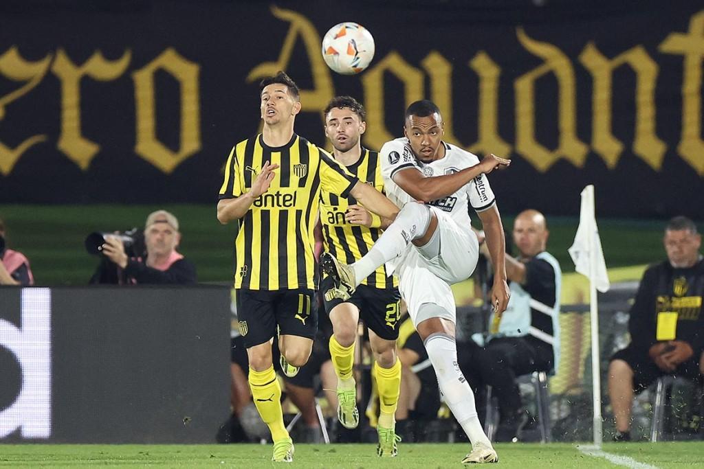 ESPORTES - Botafogo perde de 3 x 1 para Peñarol, mas avança para a primeira final de Libertadores