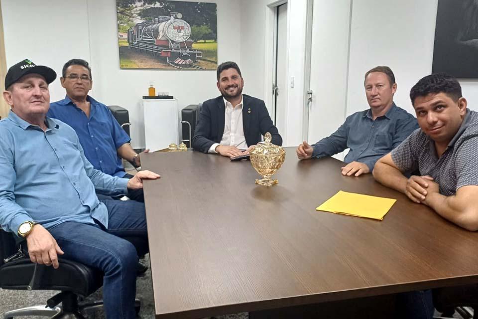 Demandas - Deputado Jean Mendonça recebe vereadores de São Felipe para tratar de assuntos de interesses do município