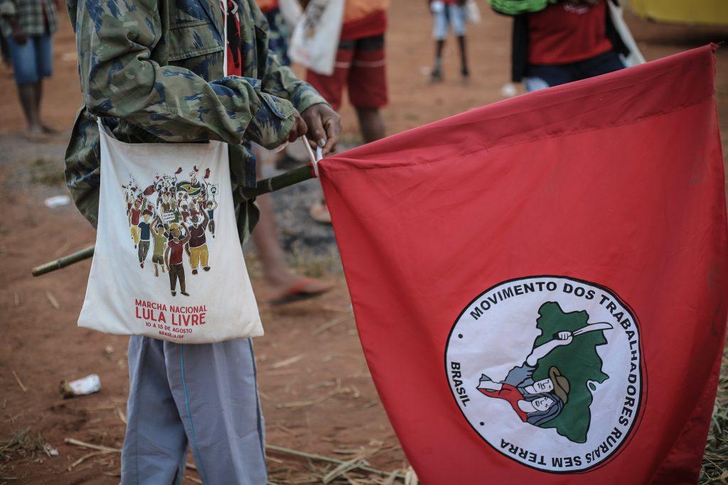 Brasil  - Tiroteio deixa militantes do MST mortos em Tremembé