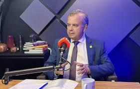 PADRÃO PT ‘Dá com uma mão e tira com as duas’, diz Marinho sobre salário mínimo