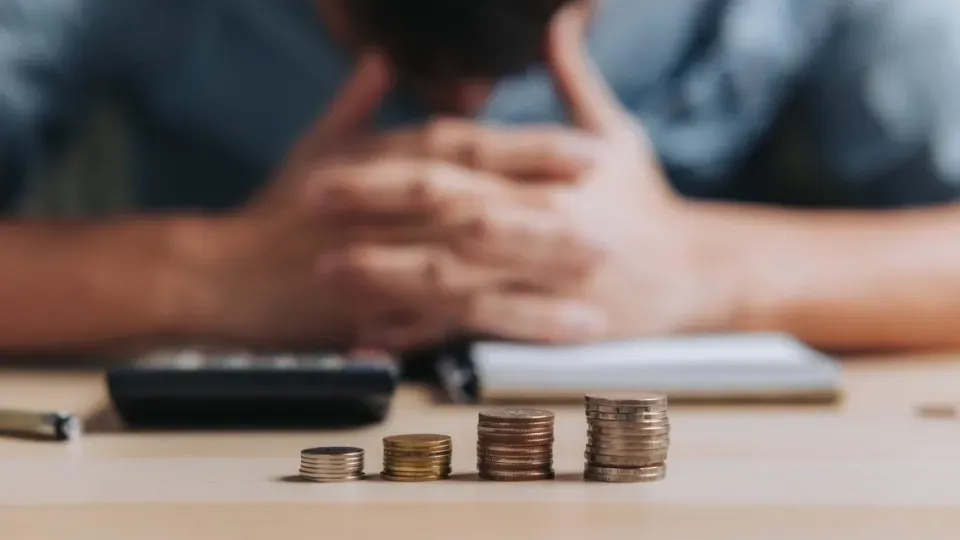 83% dos consumidores que atrasaram contas em dezembro são reincidentes, aponta indicador