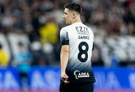 Garro volta ao Corinthians e fala sobre incômodo na perda da camisa 10