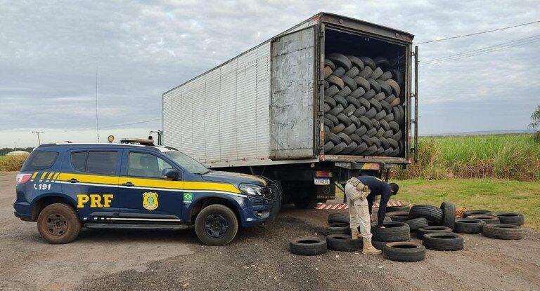 Polícia - PRF apreende 900 unidades de pneus sem nota fiscal em Porto Velho