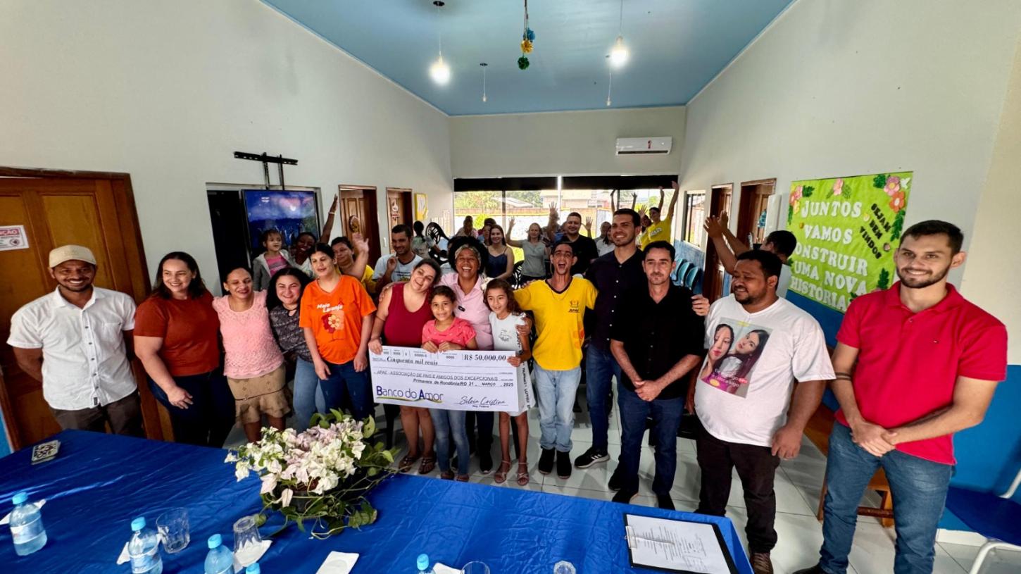 Celebrando o Dia Internacional da Síndrome de Down, Sílvia Cristina entrega recurso para a Apae de Primavera de Rondônia