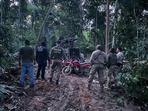 Polícia Operação da PF, Ibama e Funai em terra indígena apreende trator e 7 motos
