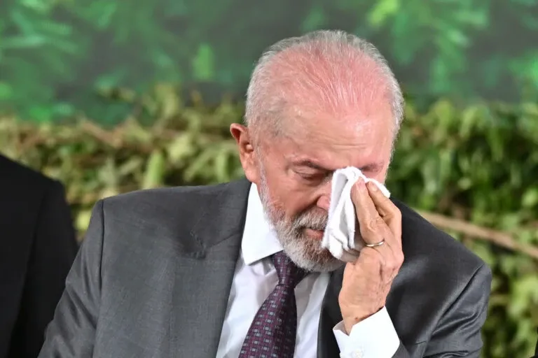 STF manda governo Lula se explicar sobre lei que altera BPC