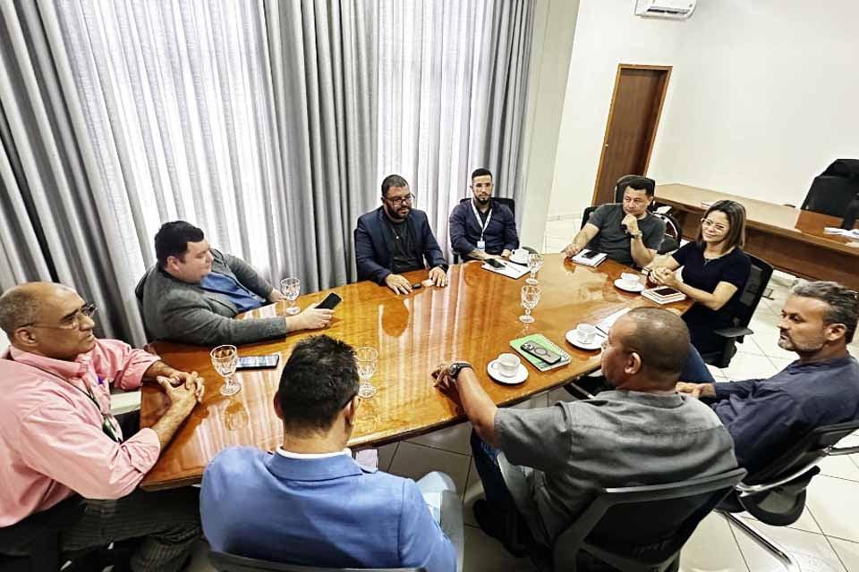 Vice-prefeita Pra. Marciane Stocco recebe representantes do Instituto de Desenvolvimento Ambiental e Social da Amazônia.