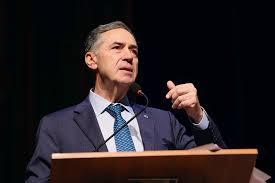 Barroso sai em defesa de Moraes após artigo da Economist
