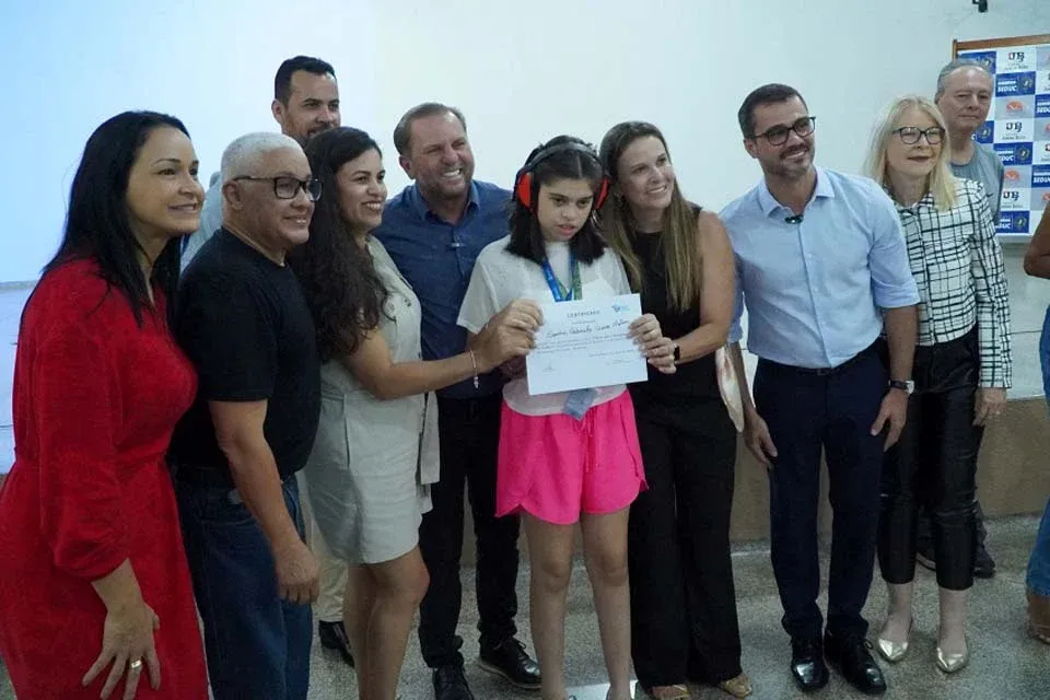 CURSOS - Cirone Deiró destaca importância de cursos de Libras e Edição e Filmagem realizados em Cacoal