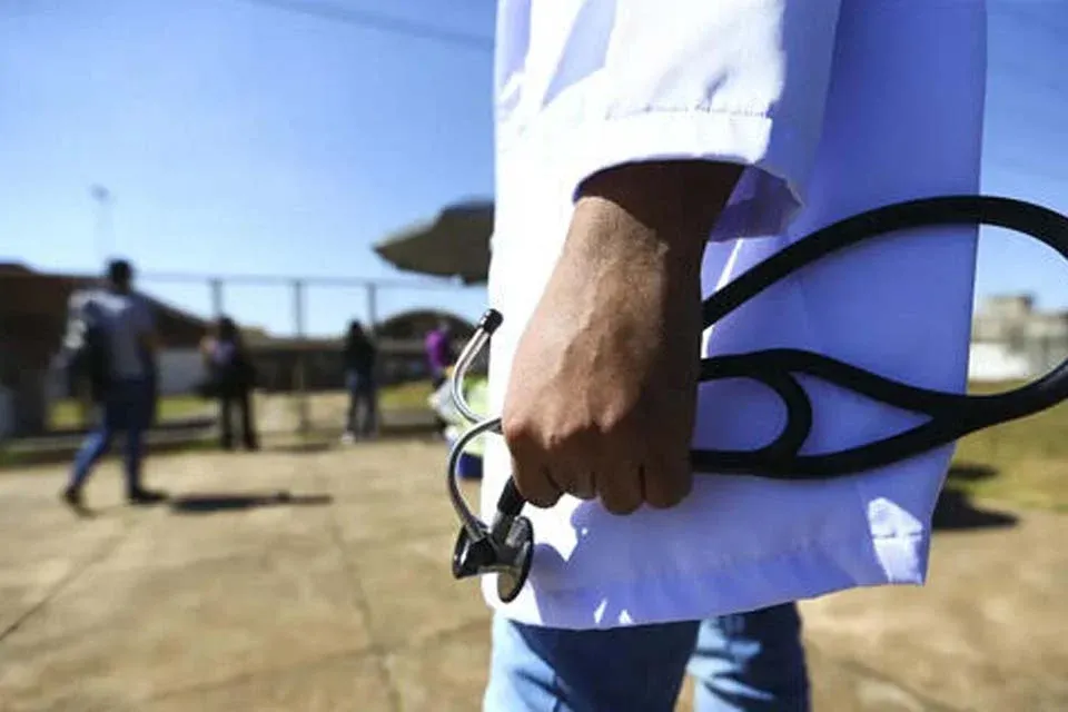 EXAME NACIONAL - Apenas seis cursos de medicina têm nota máxima no Enade