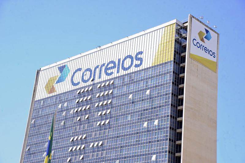 Servidor paga a conta - Correios pagam R$4 milhões a Gilberto Gil e atrasam FGTS