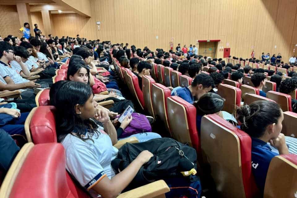 TRILHANDO RUMO AO ENEM - Governo de Rondônia realiza 1º Aulão Preparatório para o Enem 2025 com a participação de 1.200 estudantes, em Porto Velho