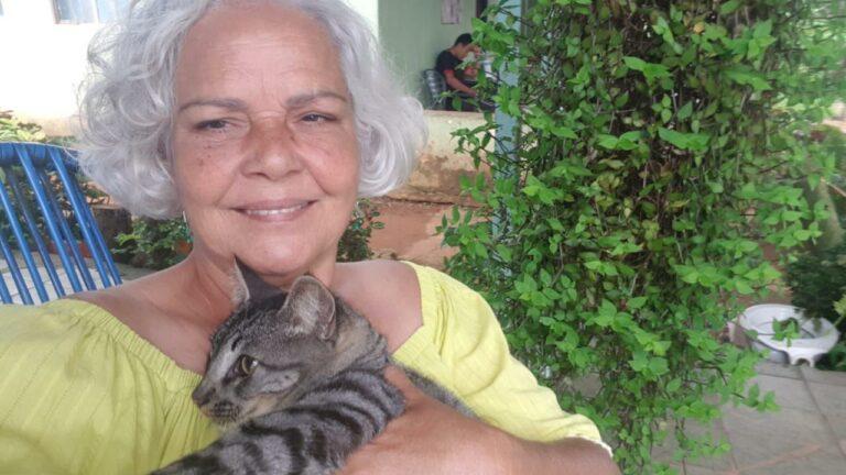 8/1: Adalgiza tenta tirar a própria vida a caminho do psiquiatra