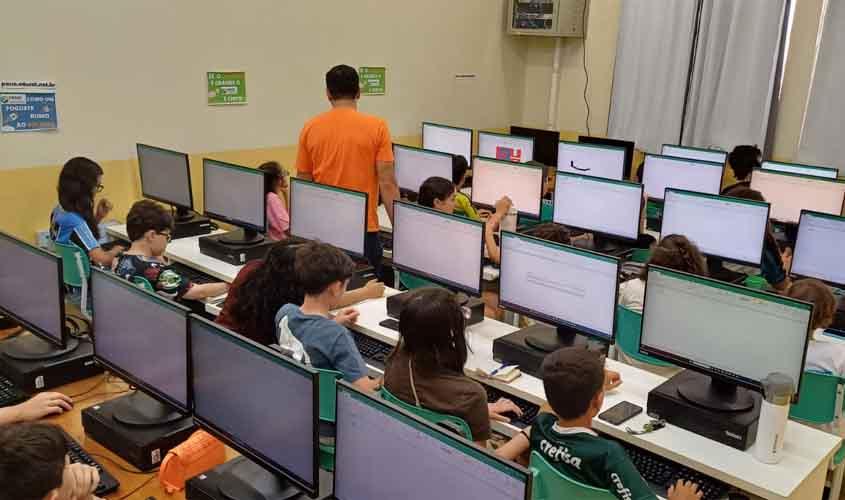 Dotum ensina associados a usar o Excel e facilita a vida em uma cooperativa mirim de Rondônia