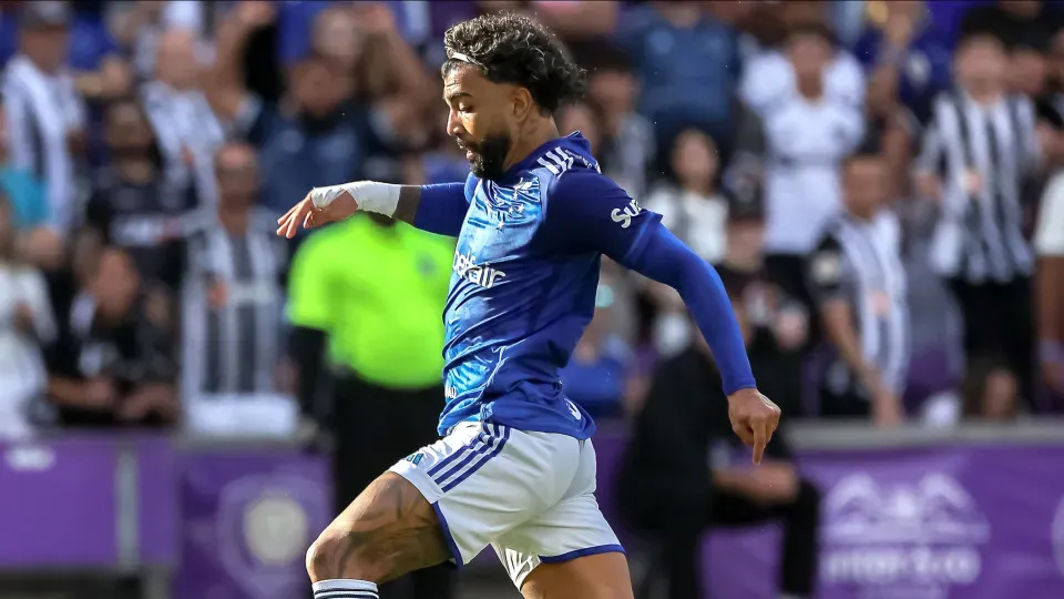 Leonardo Jardim lamenta empate e admite entrada tardia de Gabigol