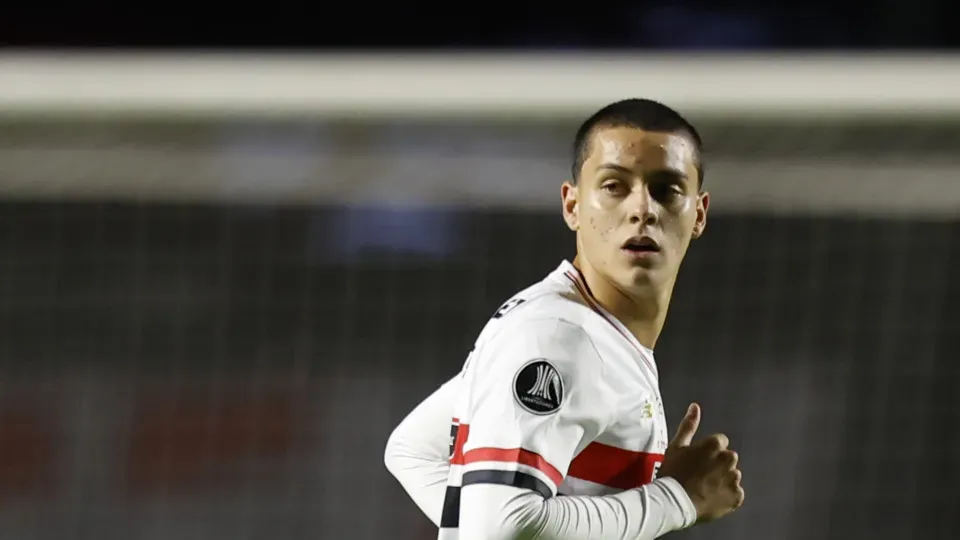 Lucca não esconde euforia pelo primeiro gol pelo São Paulo: 'Noite mágica. Sonho de criança'