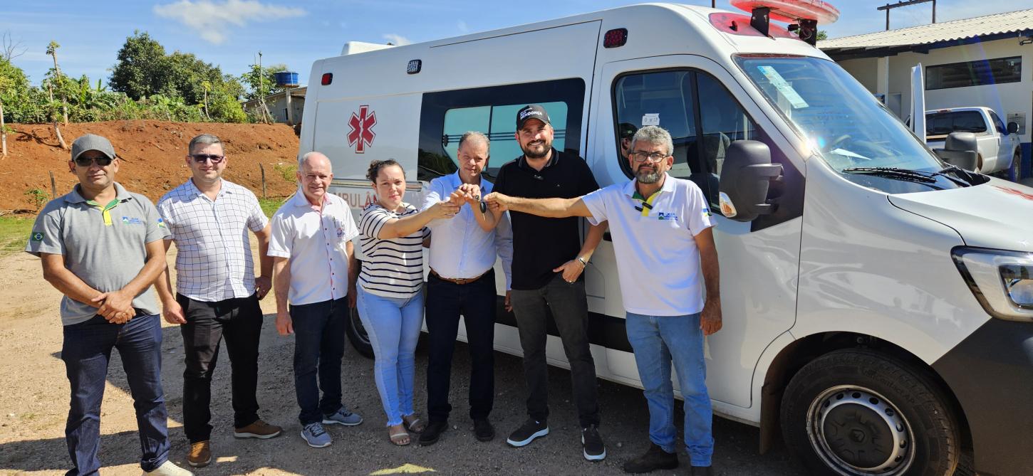 Deputado Jean Mendonça entrega ambulância para reforçar saúde em Colorado do Oeste