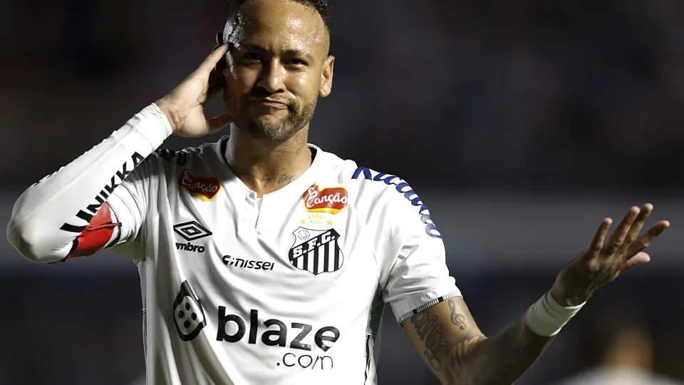 Neymar cumpre 'cartilha', volta bem e anima o Santos para o Brasileirão