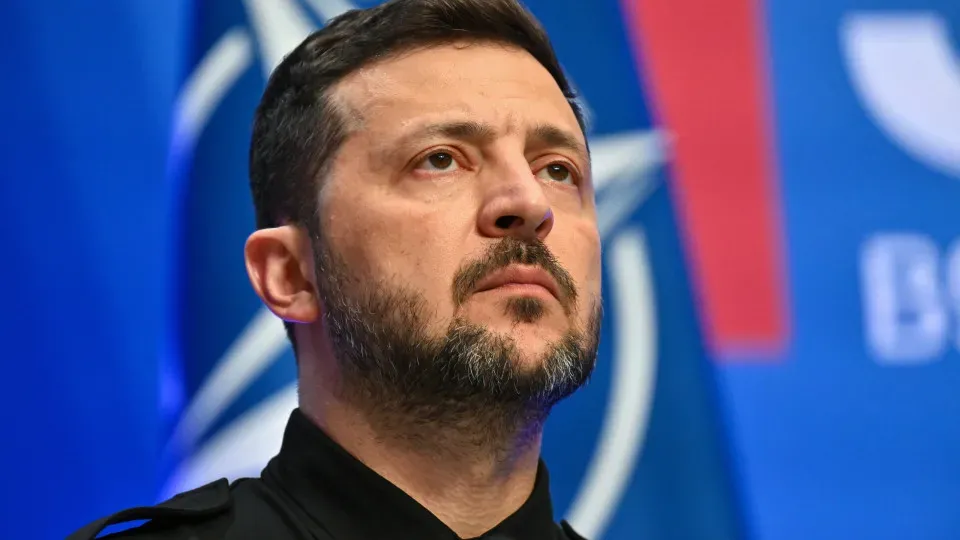 O Presidente ucraniano, Volodymyr Zelensky, apelou hoje Estados Unidos e à Europa para que tomem 