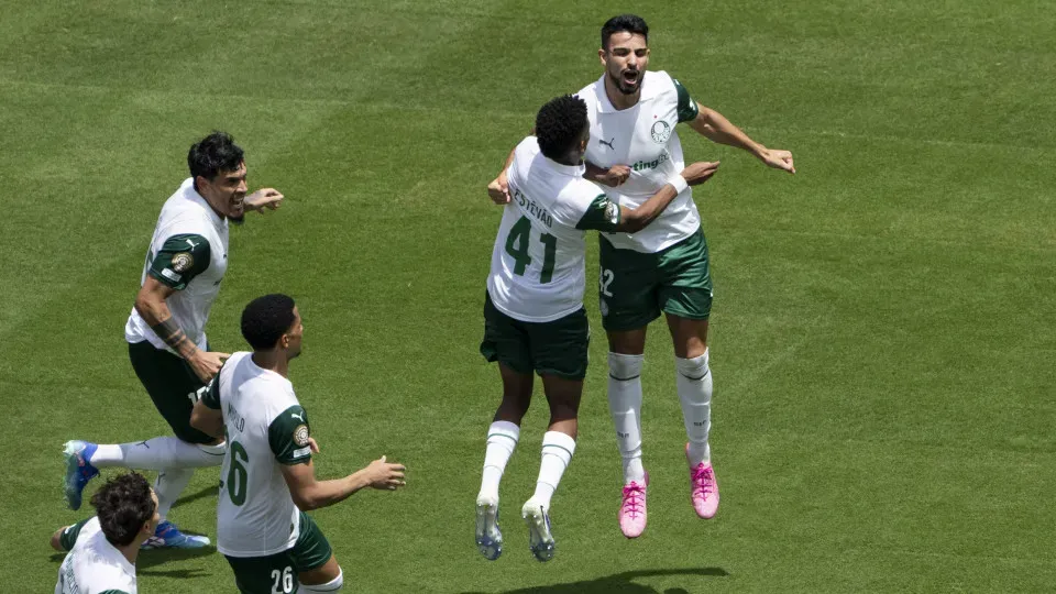Palmeiras vence o Al Ahly por 2 a 0 e lidera o Grupo A do Mundial