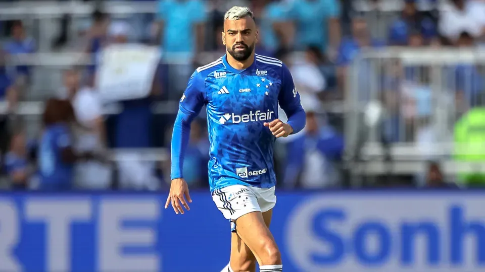 Cruzeiro usa dupla infernal, castiga Flu no adeus de Arias e vira líder