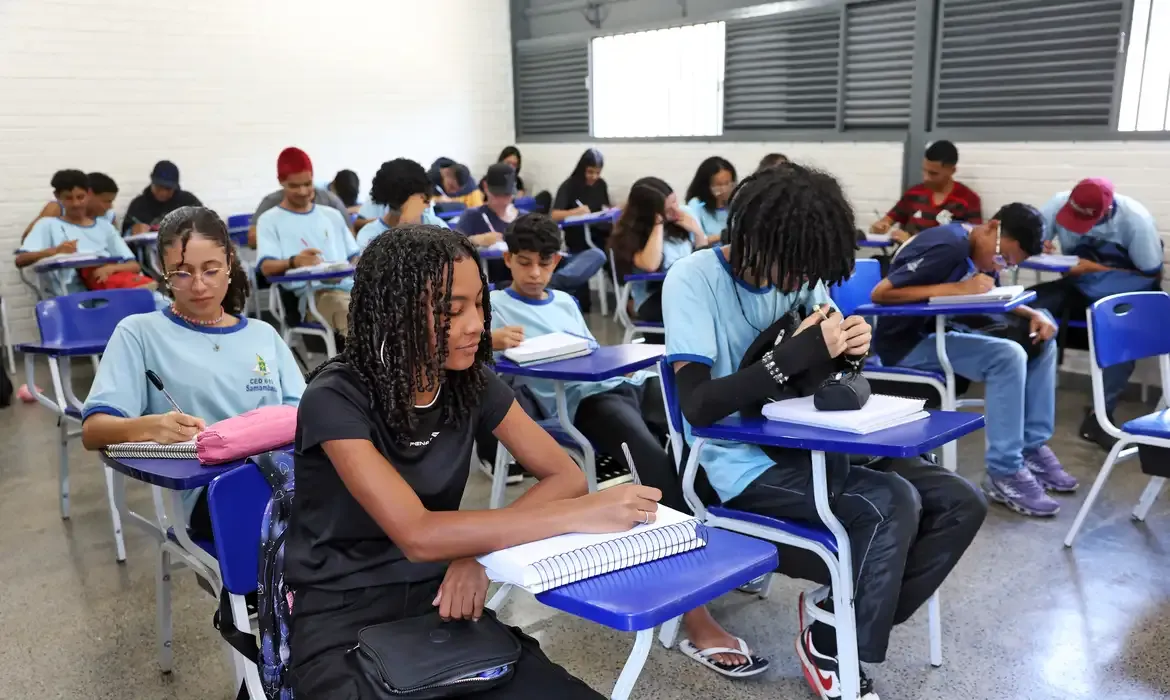 Educação Pé-de-Meia: nascidos em julho e agosto recebem 5ª parcela