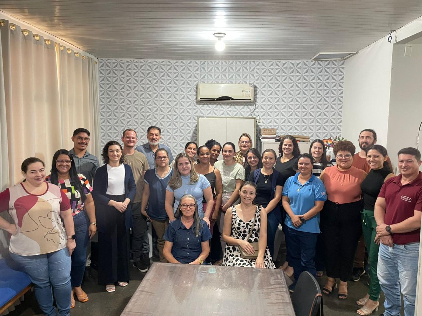 Rolim de Moura realiza reunião com secretários escolares para alinhamento do Censo Escolar 2025
