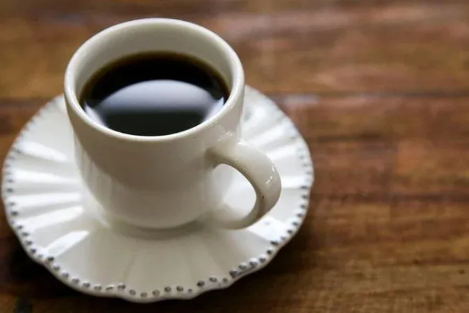 SAÚDE - Consumo de café puro e sem açúcar reduz risco de morte, diz estudo