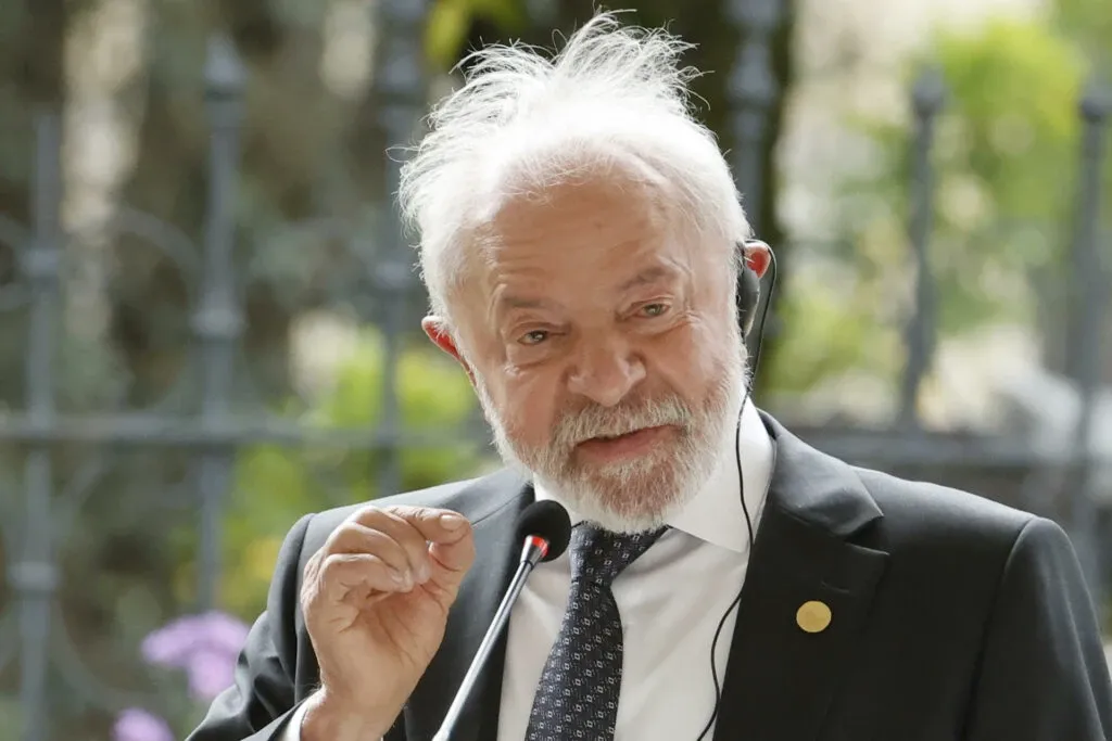 Aprovação de Lula cai em agosto, segundo pesquisa AtlasIntel
