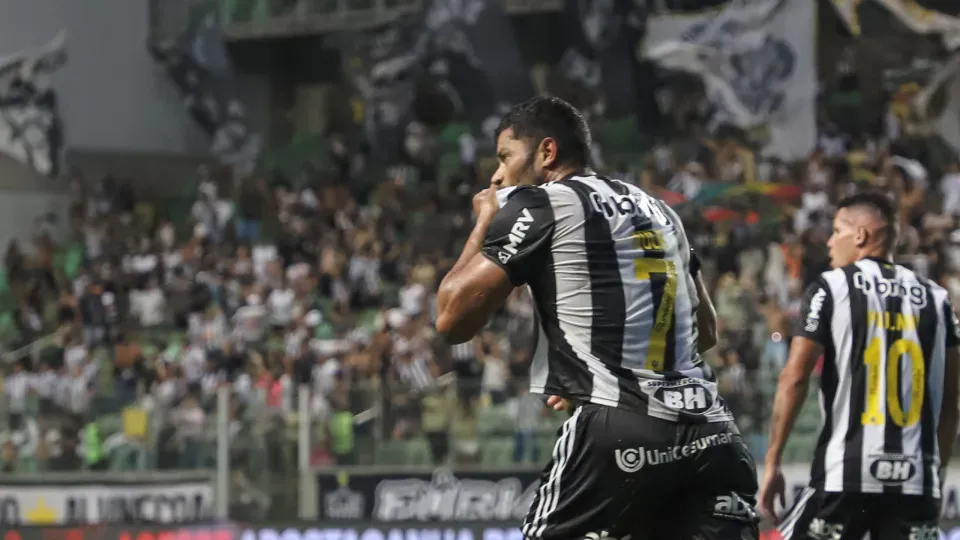 Atlético-MG recebe o Grêmio em crise para repetir no Brasileirão o bom momento nas copas