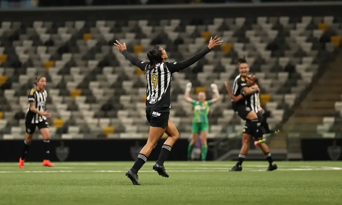 Esportes - Atlético abre vantagem na disputa por vaga na final do Brasileiro A2