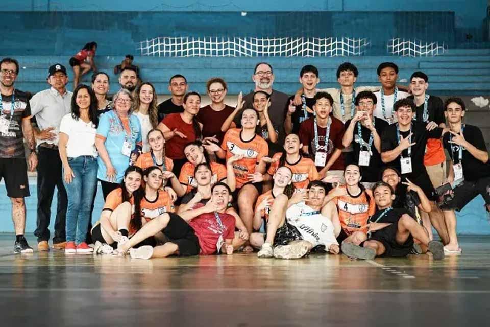 HANDEBOL - Colégio Clarice Lispector conquista títulos masculino e feminino no JOER após cinco anos