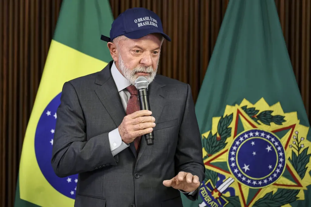Irritado, Lula critica suspensão do visto americano de Lewandowski