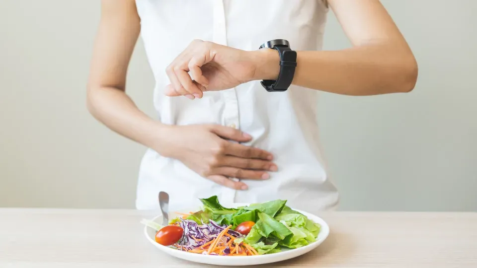 Nutricionista explica: jejum longo ajuda ganhar massa muscular?