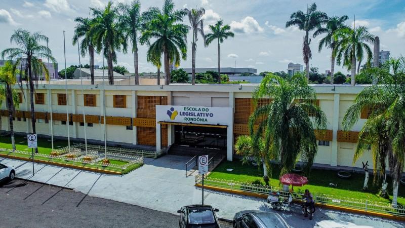 Política - Escola do Legislativo participa da 7ª Festa do Leite em Nova Mamoré