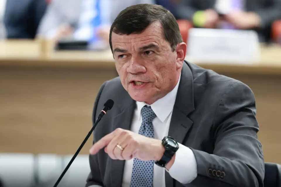TENTATIVA DE GOLPE - Defesa alega que ex-ministro atuou 