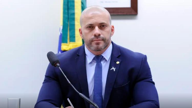 'Boa Conduta' Alexandre de Moraes autoriza regime aberto para Daniel Silveira
