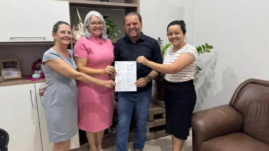 Deputado Cirone Deiró destina R$ 151 mil para Associação Mulheres de Lenço em Rolim de Moura