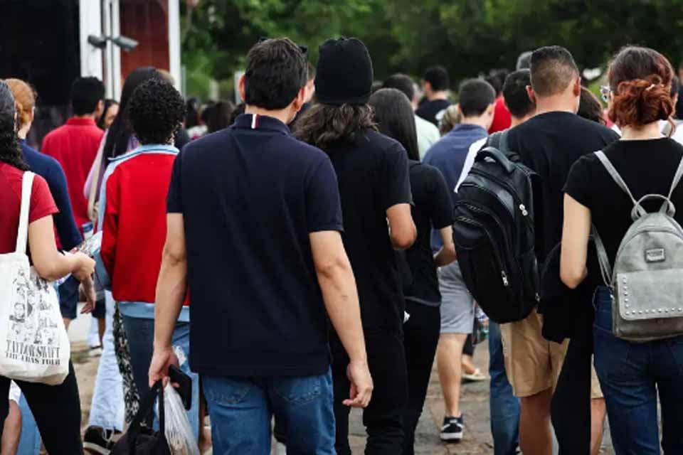 EDUCAÇÃO - Renda baixa e racismo impedem conclusão do ensino básico, diz pesquisa