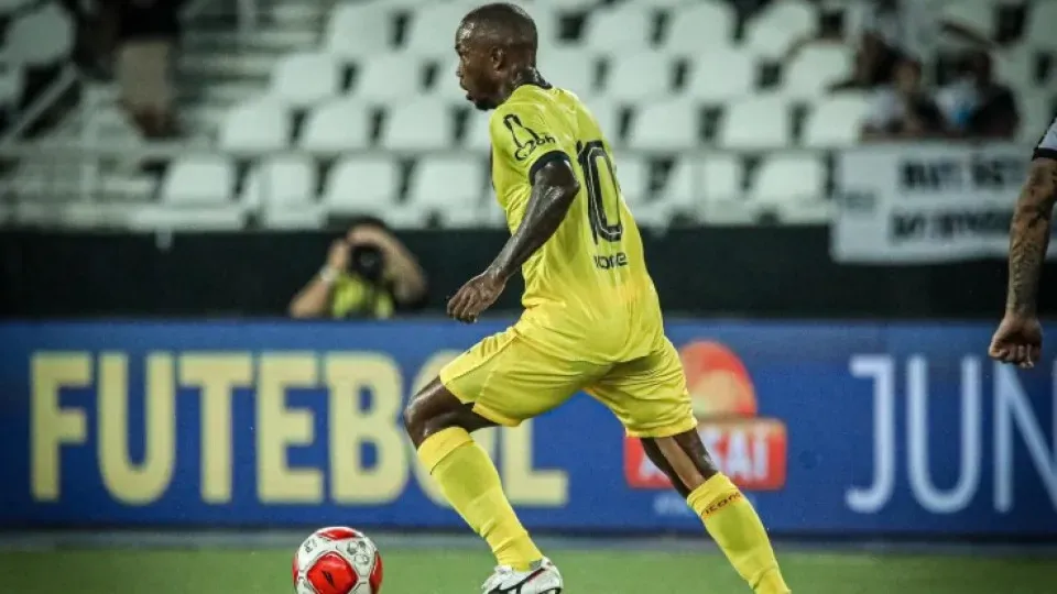 Ex-Palmeiras se aposenta aos 33 anos após uma década com dores