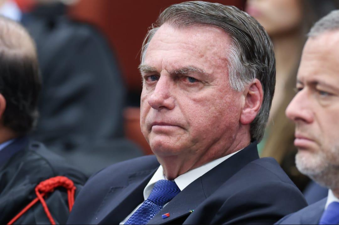 No domingo - Moraes autoriza Bolsonaro a realizar procedimento médico em hospital de Brasília